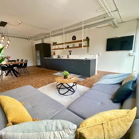 120m2 Modern 3-bedroom Loft In Апартаменти *