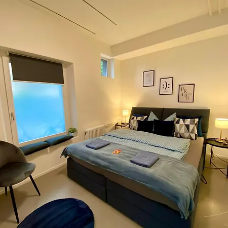 120m2 Modern 3-bedroom Loft In דירה
