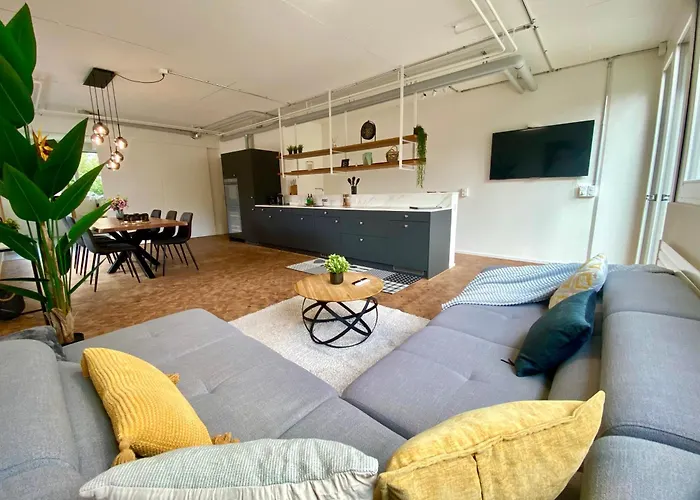 120m2 Modern 3-bedroom Loft In 아파트 *